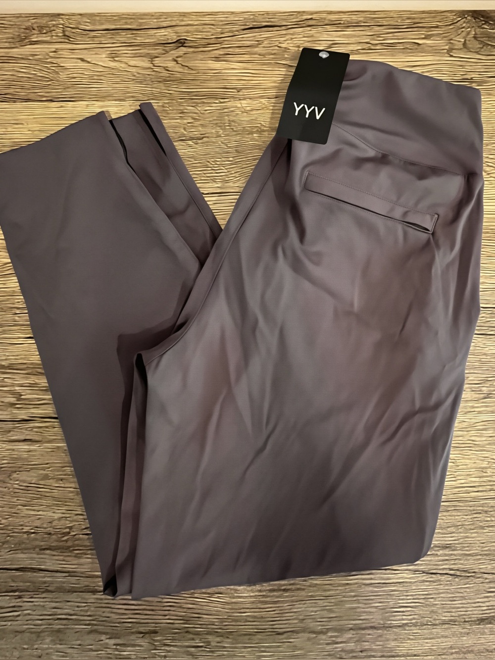 BRAND NEW Women’s Golf Pants Size Medium Tapered Stretch Ankle Length